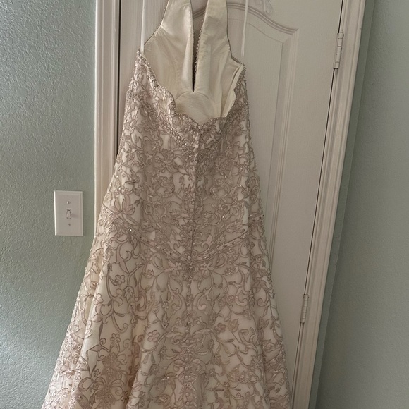 Allure bridal gown / Halter style A-line dress - Picture 3 of 10